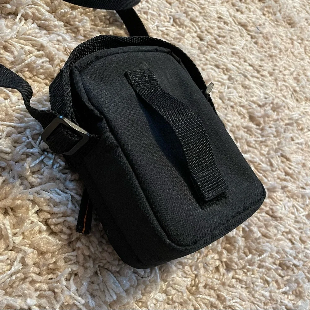 Samsonite Small Camera Bag w Adjustable Shoulder Strap